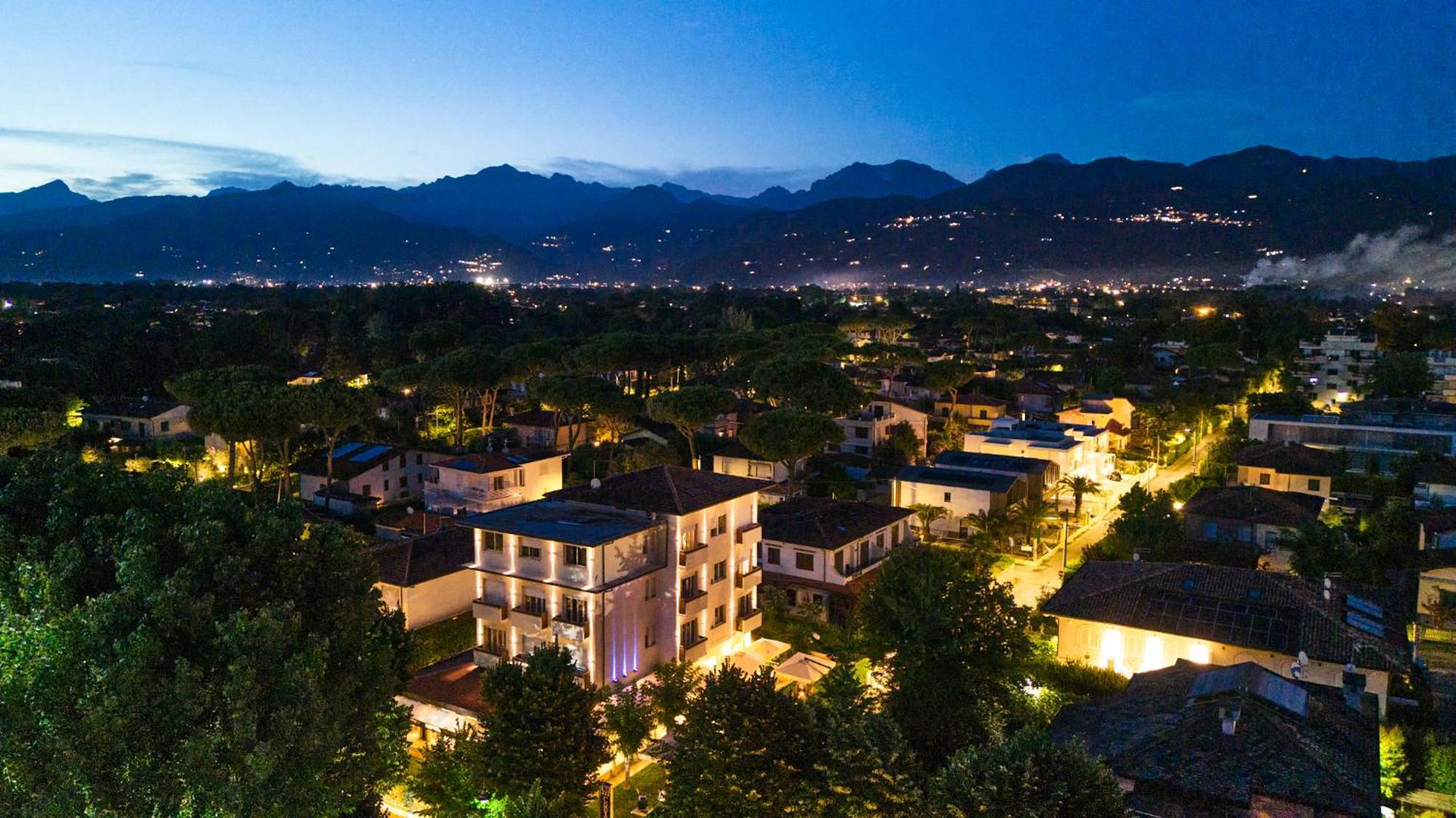 Hotel Crystal マリーナ・ディ・ピエトラサンタ エクステリア 写真